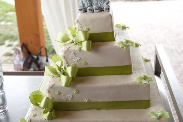 Čtyřpatrový svatební dort s medvídky
