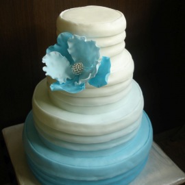 Svatební světle modrý s květem