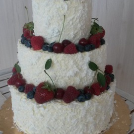 Svatební dort s ovocem a čokoládou