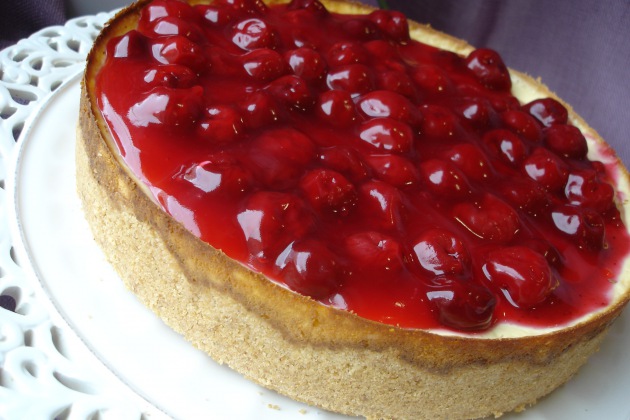 Cheesecake s višňovou polevou