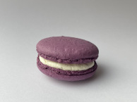 Passion fruit makronka