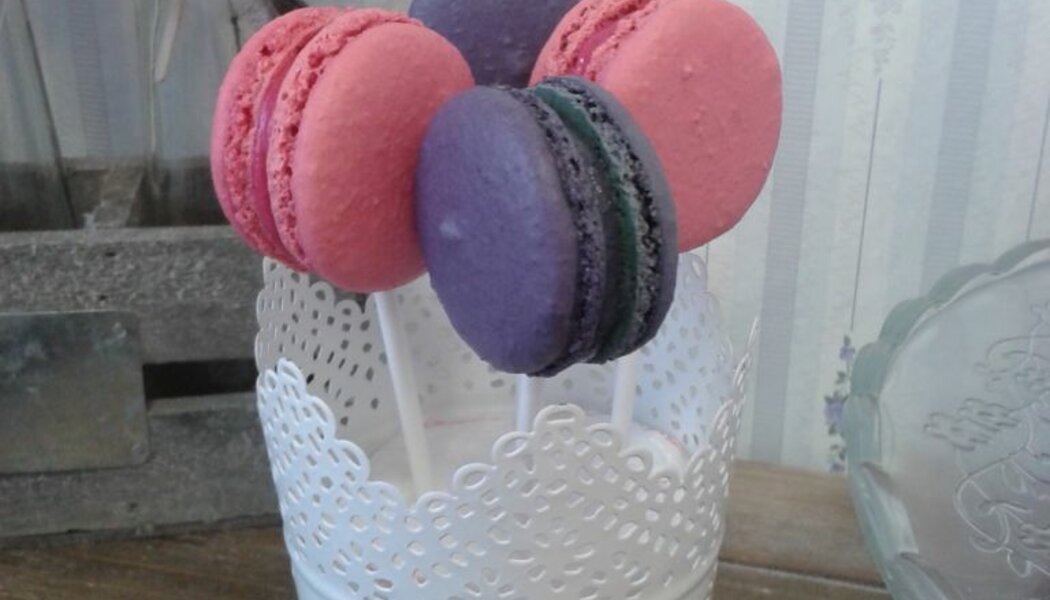 Macaroon pops