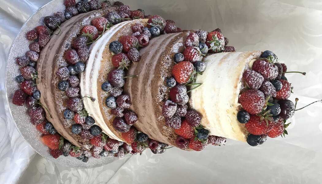 Naked cake mix korpusů