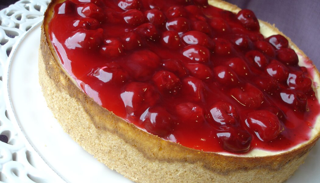 Cheesecake s višňovou polevou
