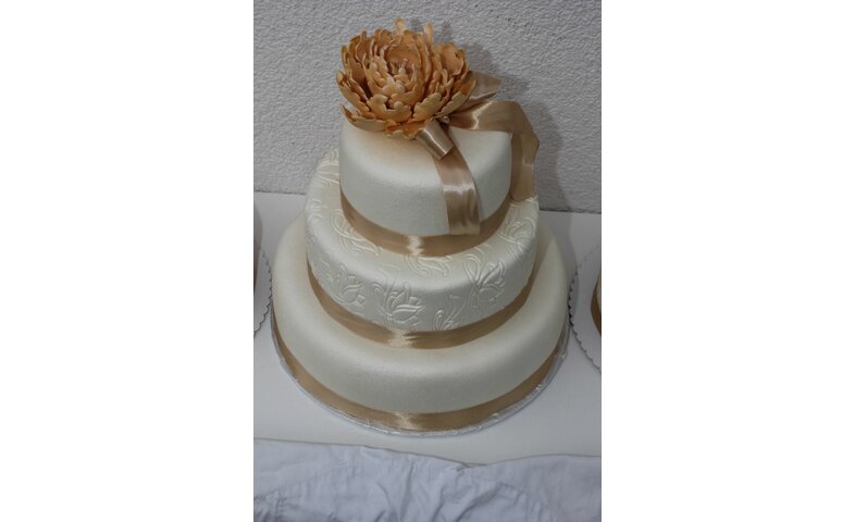 Svatební dort do zlatova
