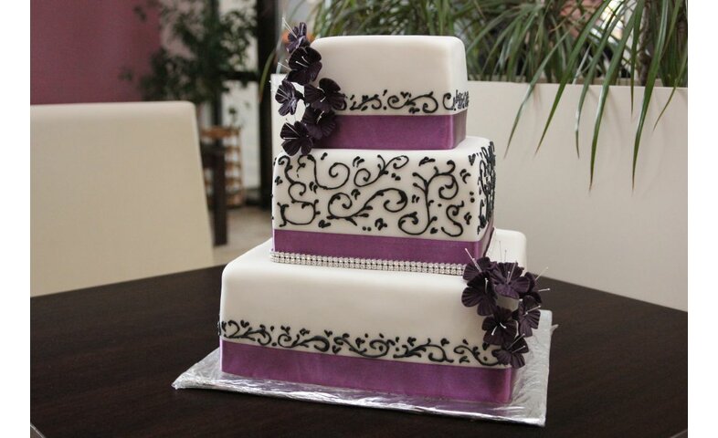 Dort s černým zdobením