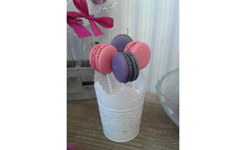 Macaroon pops Macaroon pops