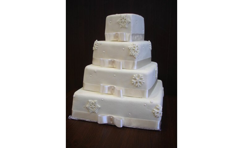 Svatební dort s vločkami