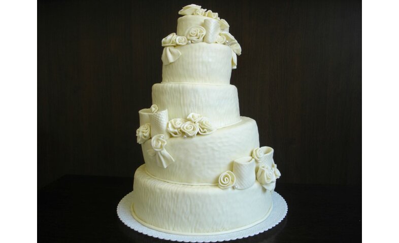 Svatební Topsy turvy cake