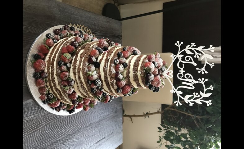 Naked dort tmavý korpus Naked dort tmavý korpus