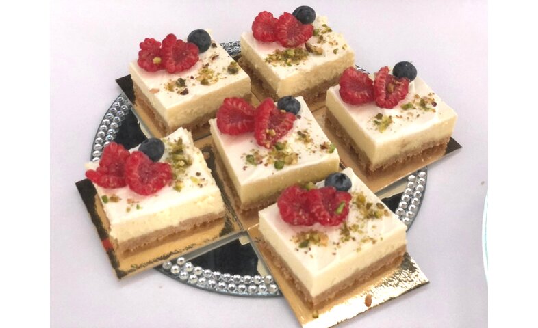 Mini cheesecake s ovocem Mini cheesecake s ovocem