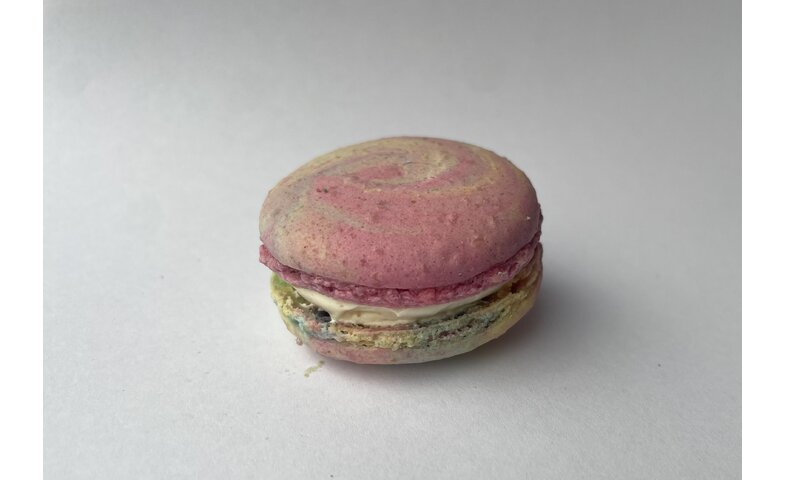 Duhová makronka Duhová makronka