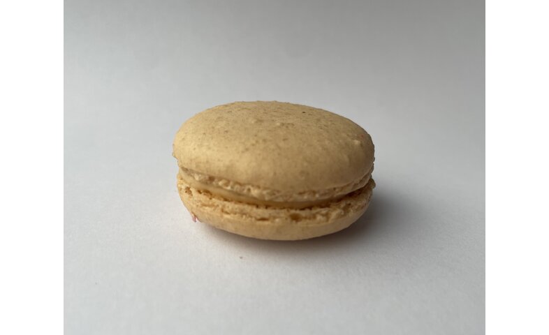 Slaný karamel makronka Slaný karamel makronka