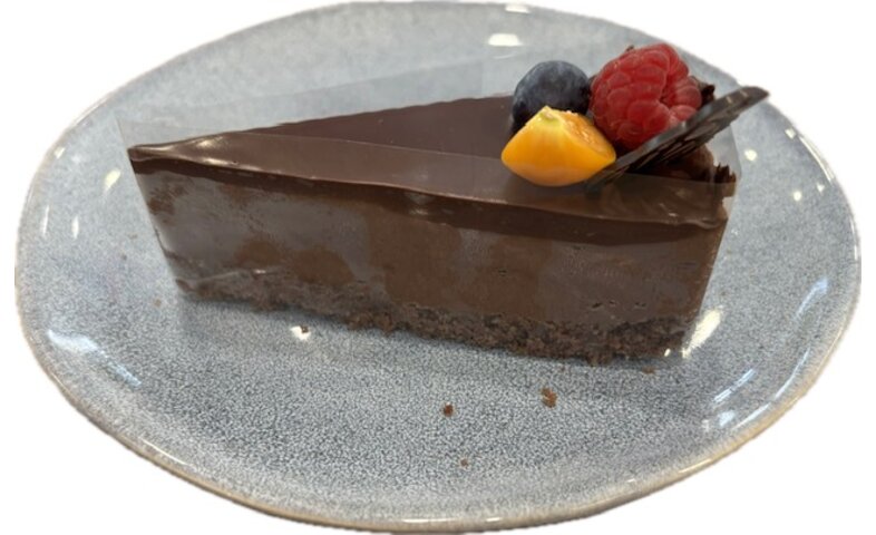 Čokoládový cheesecake s ovocem