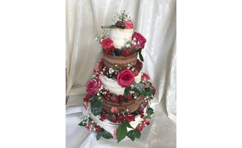 Naked cake s květinami
