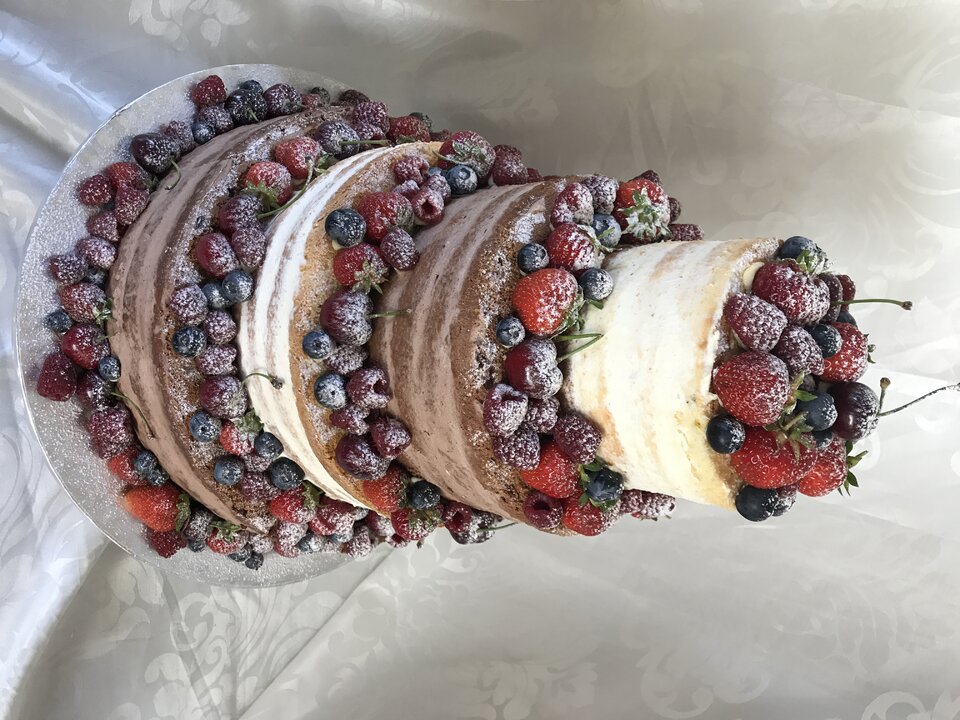 Naked cake mix korpusů
